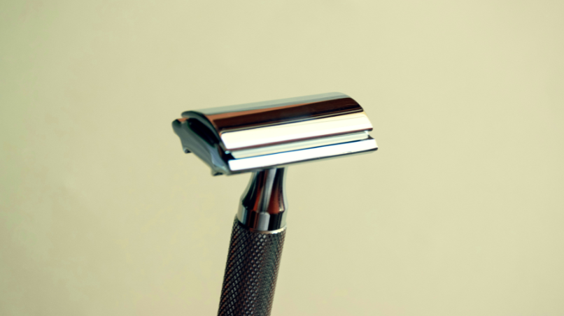 Why Your Shaving Routine Might Be Causing Redness - And How to Stop It. Close up of razor head